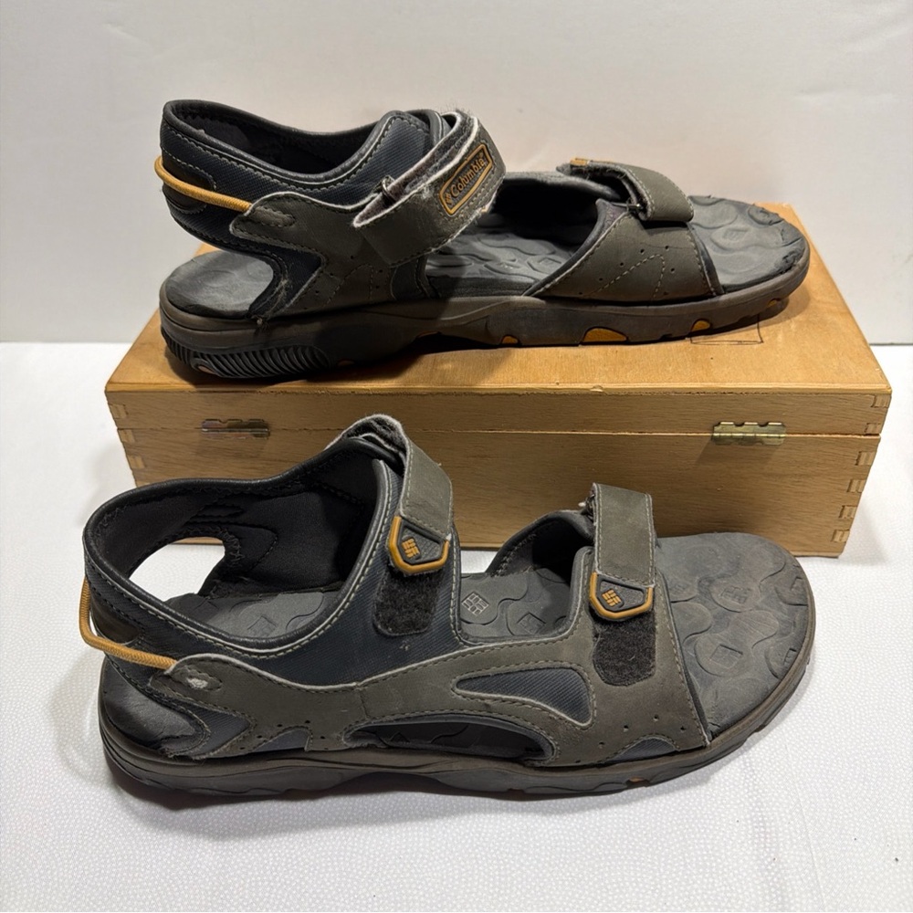 Columbia Hook & Loop Sandals Gray & Gold Great For Outdoor & Water No Size C Pic - Picture 1 of 7